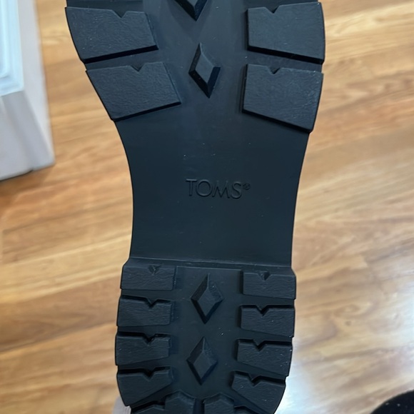 TOMS Cort Black Nubuck boots - Picture 4 of 8